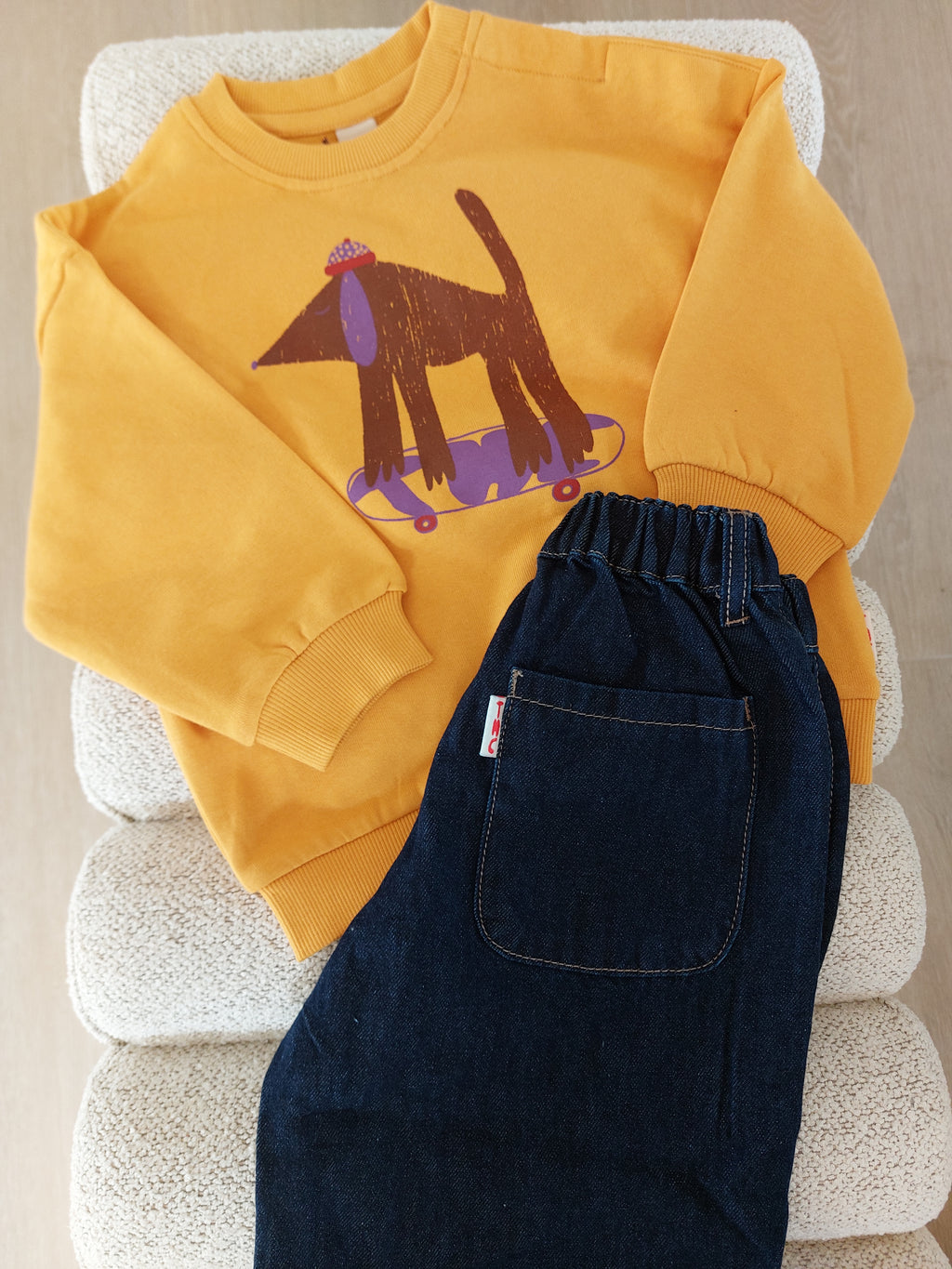 Sweater skateboard